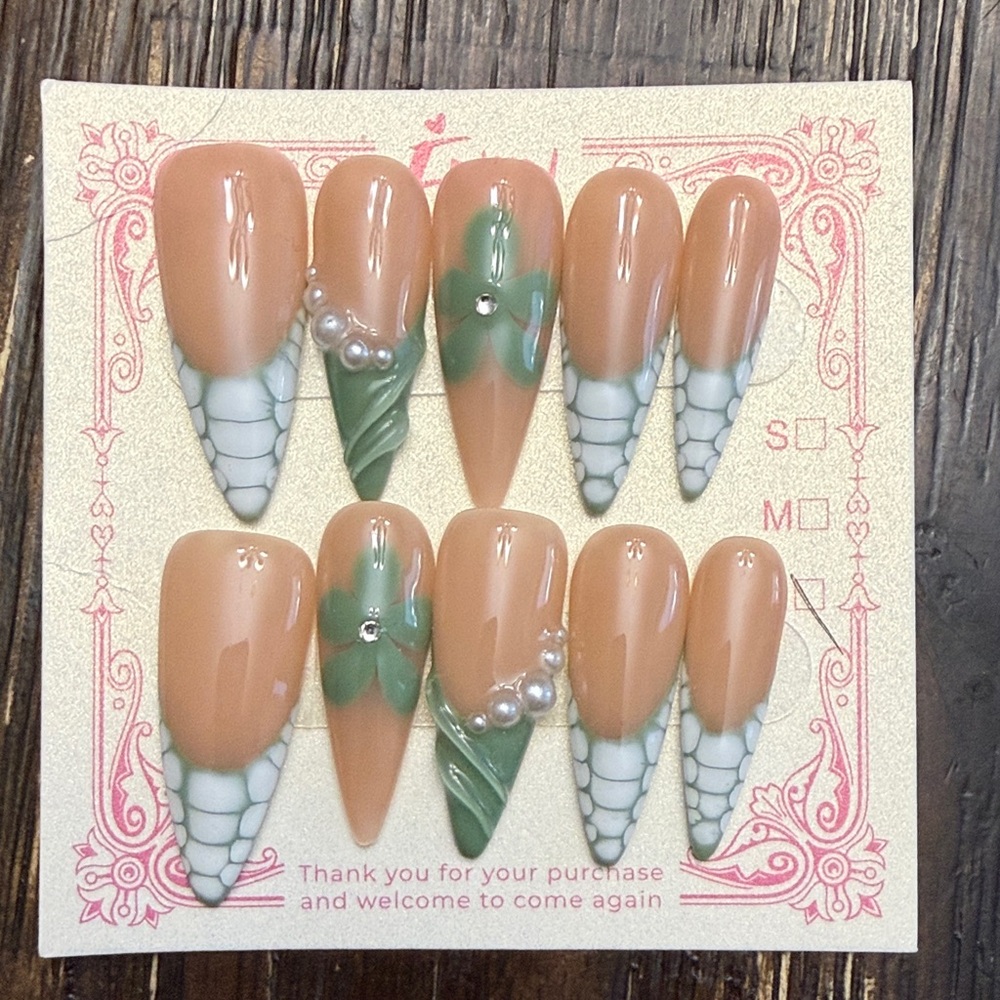 Neutral Beige & Sage Green Floral Press-On Nails - Large